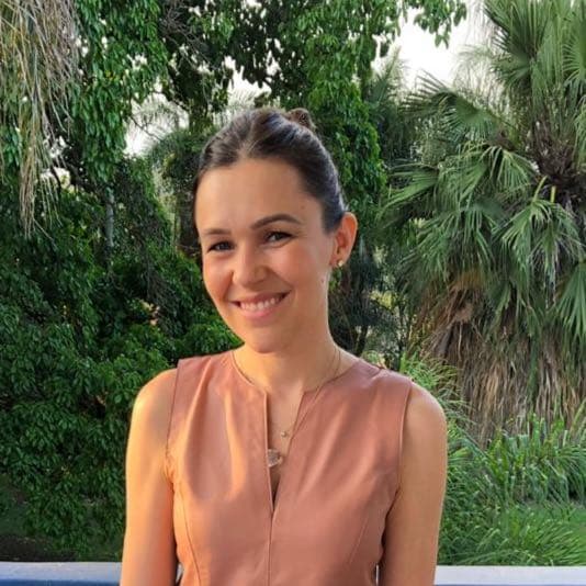 Débora Thomazine Damaa