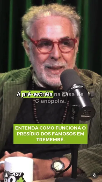 Corte do Podcast 60+ com convidado em estudio.